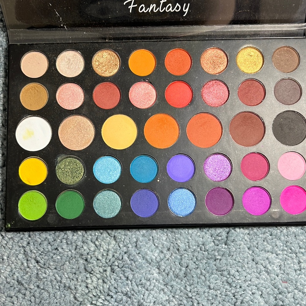 Changeable Fantasy magic eyeshadow palette